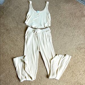 Beyond Yoga Ribbed Cream Set